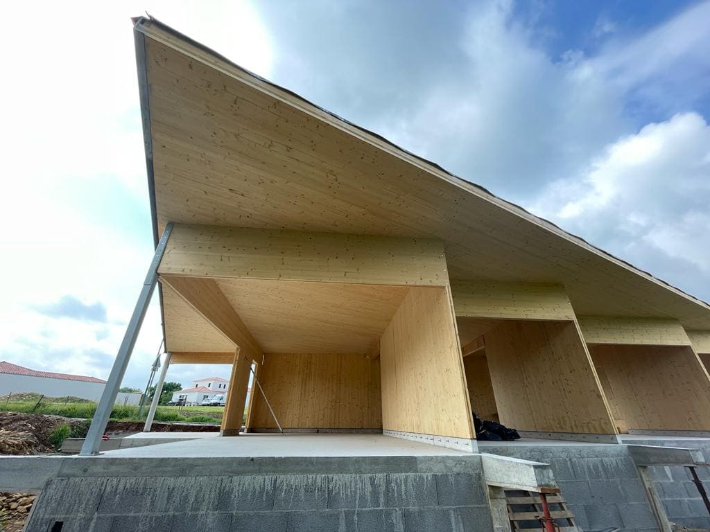 Fabrication sur mesure de panneaux CLT